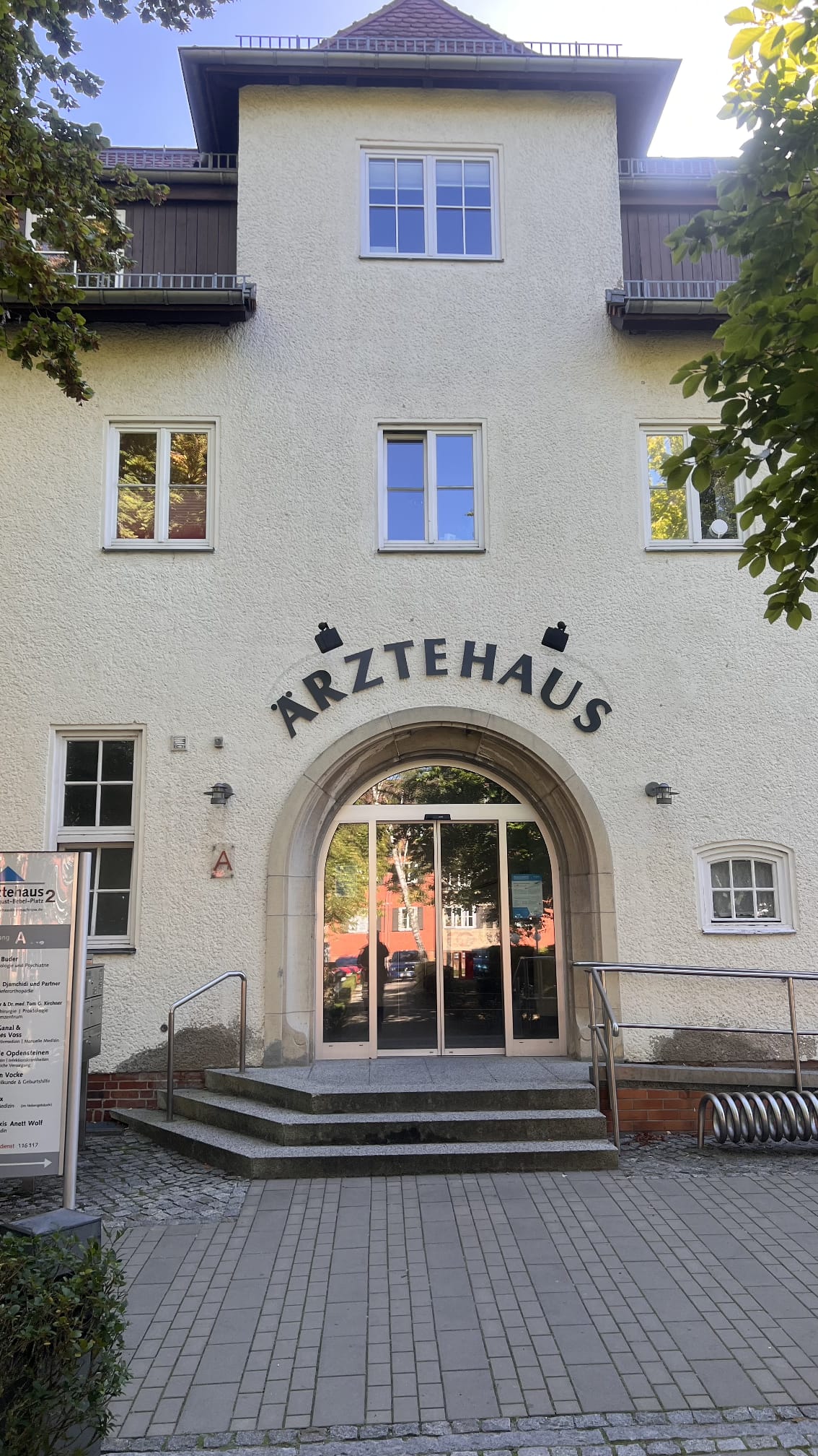Eingang Ärztehaus