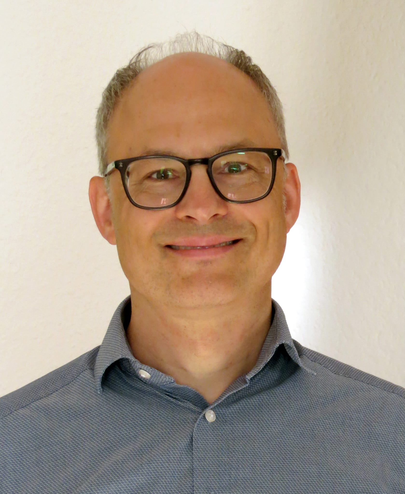 Dr. Nils Bindeballe
